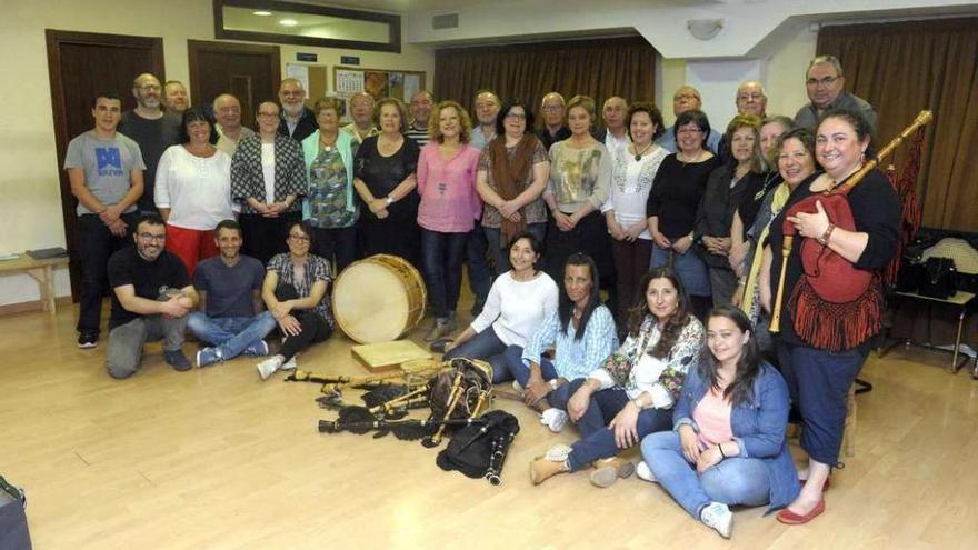 Integrantes do Coro Galego Cántigas da Terra.