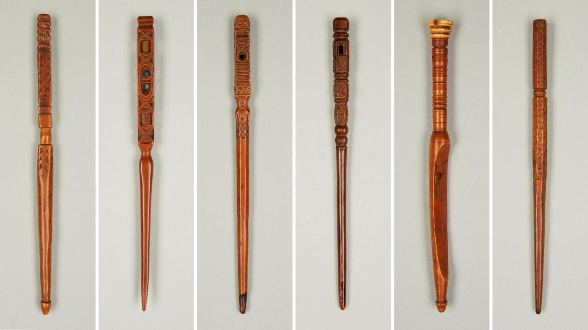 Los artísticos palillos de tejer recién incorporados a la exposición del Muséu del Pueblu d'Asturies