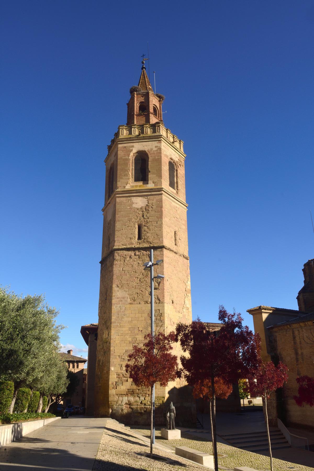 La torre de la Catedral de La Asunción, separada del resto del edificio