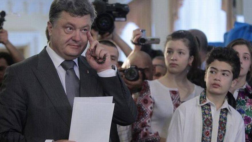 El magnate prooccidental Petro Porochenko gana la primera vuelta de las elecciones de Ucrania