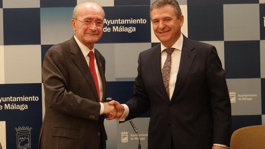 El alcalde junto al director general de Endesa en Andalucía y Extremadura.