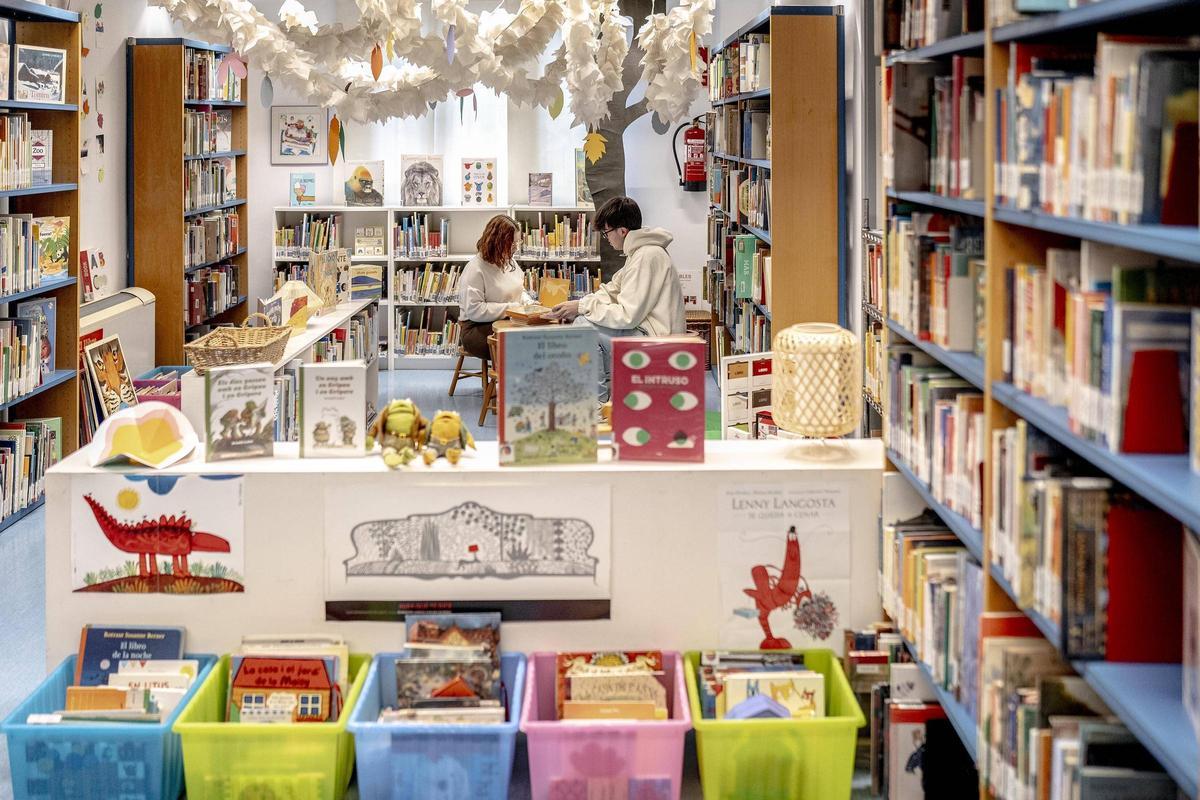 Biblioteca de la Associació de Mestres Rosa Sensat.