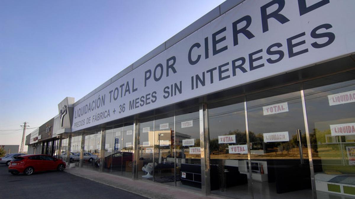 Cierre de una empresa de una tienda de muebles