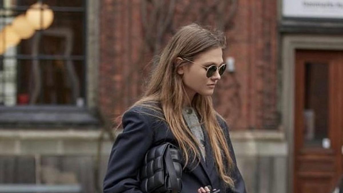 Alerta microtendencia: el street style lleva los calcetines blancos  deportivos hasta arriba y quedan así de bien