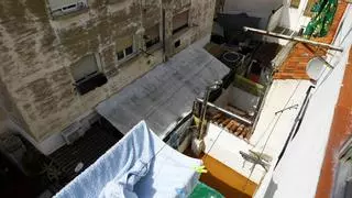 Una mujer, en estado grave al precipitarse desde un cuarto piso en Zaragoza