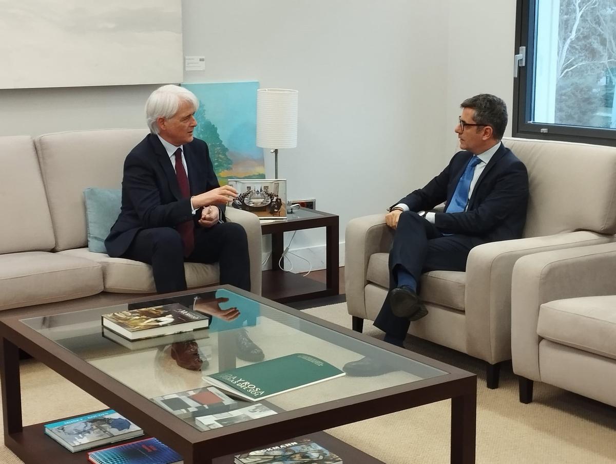 El ministro de Justicia, Félix Bolaños, y el presidente de la Abogacía, Salvador González.