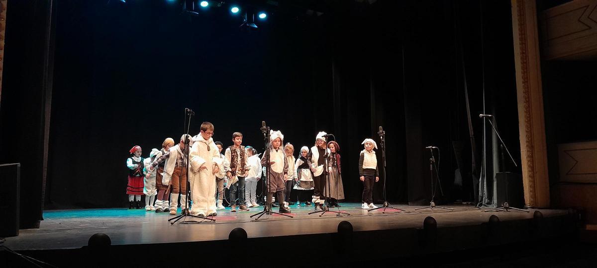 GALERÍA | El Festival de Navidad de los colegios y la Escuela de Música de Toro, en imágenes