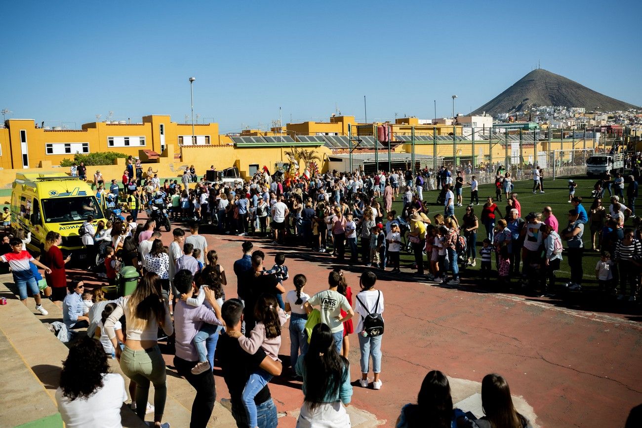 Miles de personas llenan de ilusión el Estadio de Barrial en la llegada de los Reyes Magos