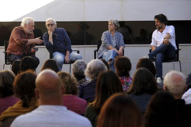 David Trueba, Sara Mesa y Julio Llamazares, en el Castillo de Mata sobre cómo escribir 'contra el ruido'