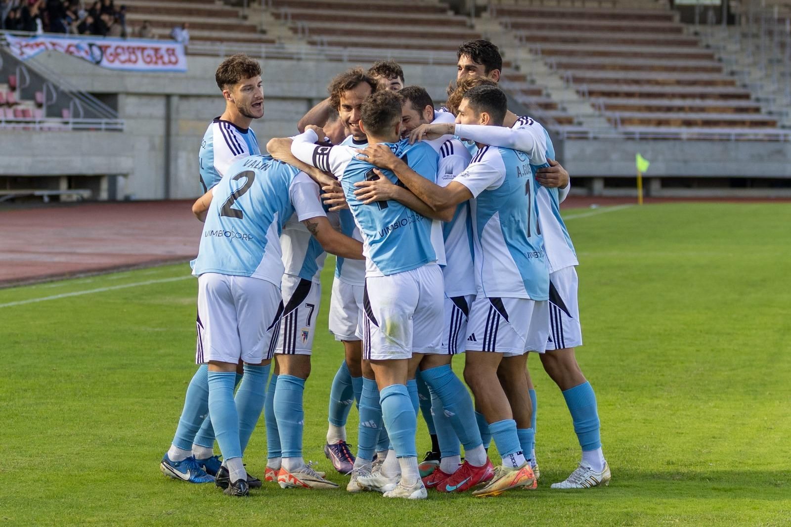 El Compos gana en el descuento y ya encarrila tres victorias seguidas