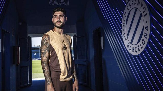 Unai Núñez, a la Ciutat Esportiva Dani Jarque abans de l’entrevista.  | JORDI OTIX