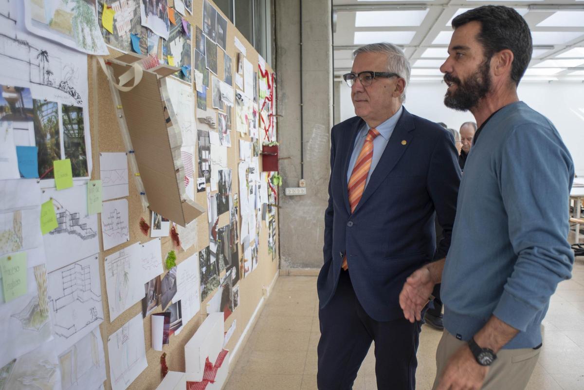 El rector de la ULPGC, Lluís Serraa; y el director de la Escuela de Arquitectura, Nelson Flores.