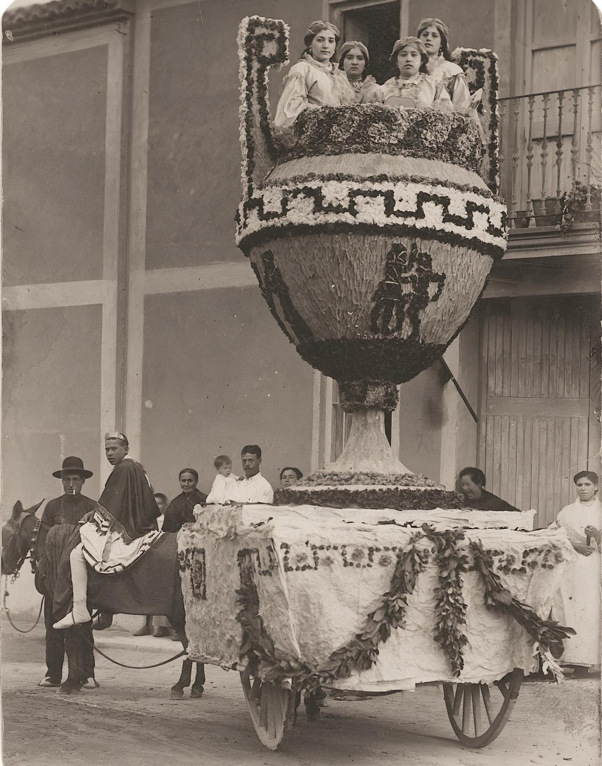 Cabalgata de la Cerámica en 1911.