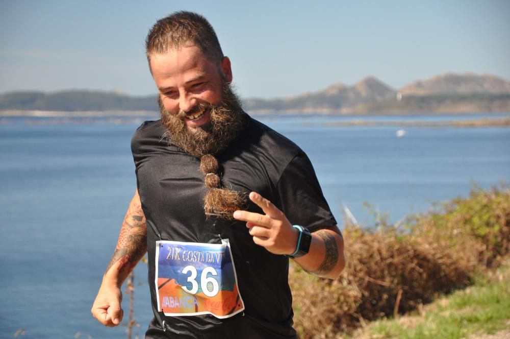 Roberto Riobó y Beatriz Fernández triunfan en la media maratón de la Costa da Vela