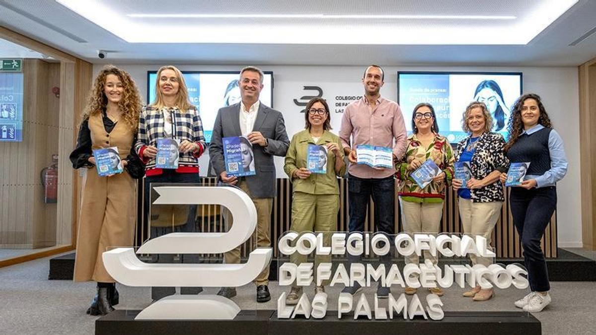 De izquierda a derecha, María Margariños, Silvia Alonso, Carlos Díaz, Loreto Gómez, Abián Muñoz, Margarita Benítez, Nieves Pérez y Mar Carcelén.
