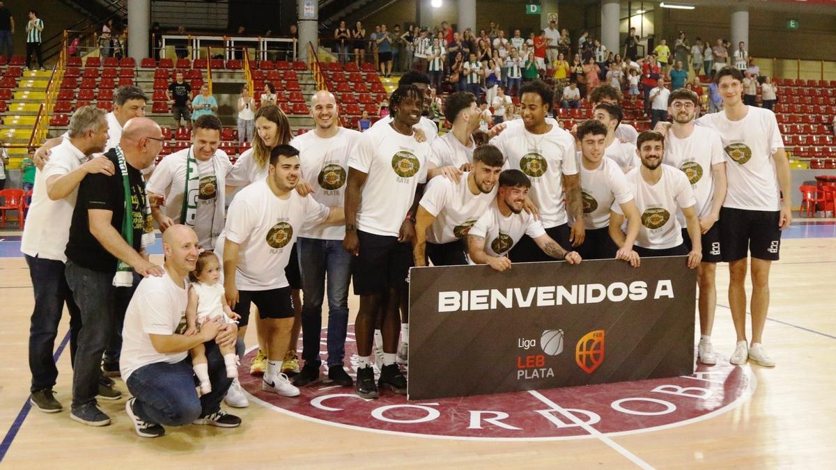 El Coto Córdoba de Baloncesto celebra su ascenso a LEB Plata.