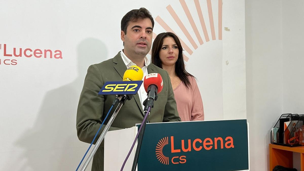 Los ediles de CS en la rueda de prensa.