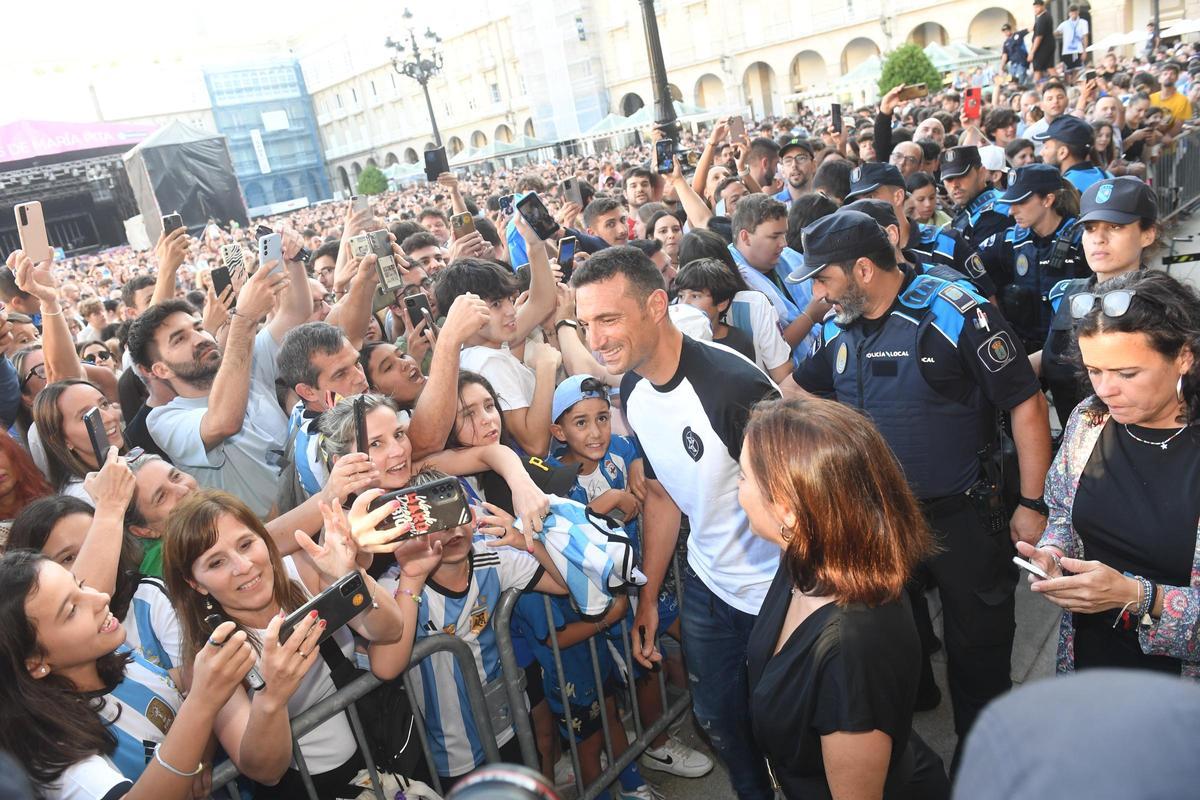 Scaloni, ovacionado en María Pita