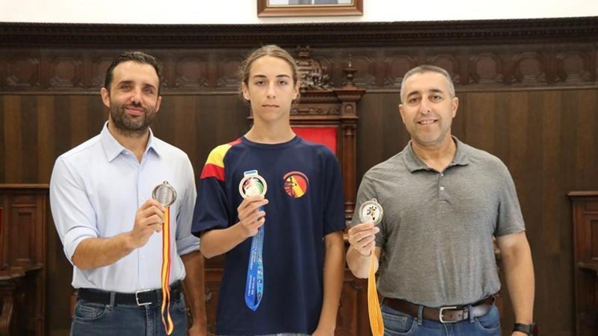 El alcalde, Yago Gómez y el edil de Deportes.