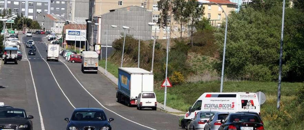 El área comercial se situará al pie de la N-640, en la Avenida de Pontevedra. // Bernabé/Cris M.V.