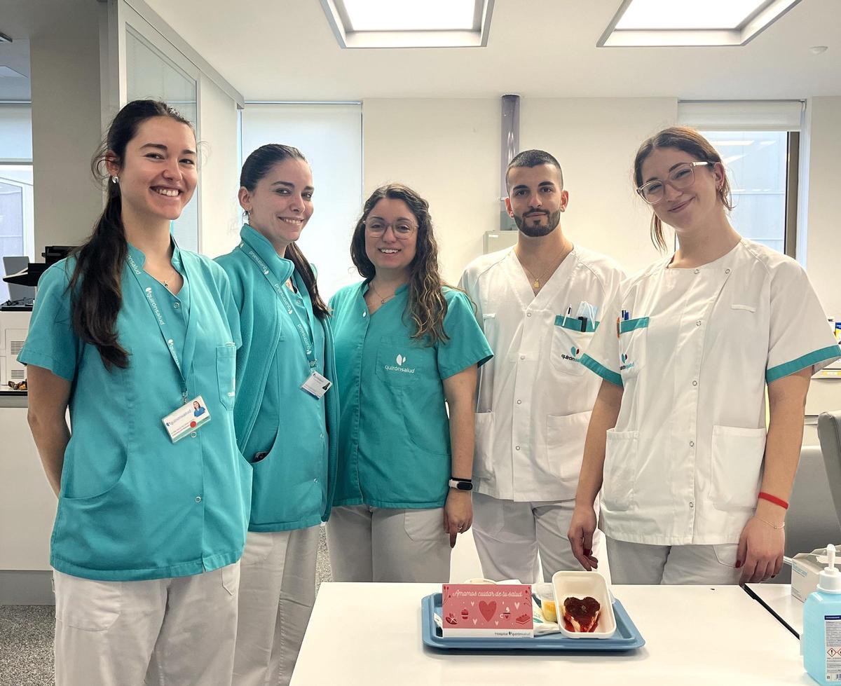 El Hospital Quirónsalud Córdoba celebra San Valentín con sus pacientes ingresados.