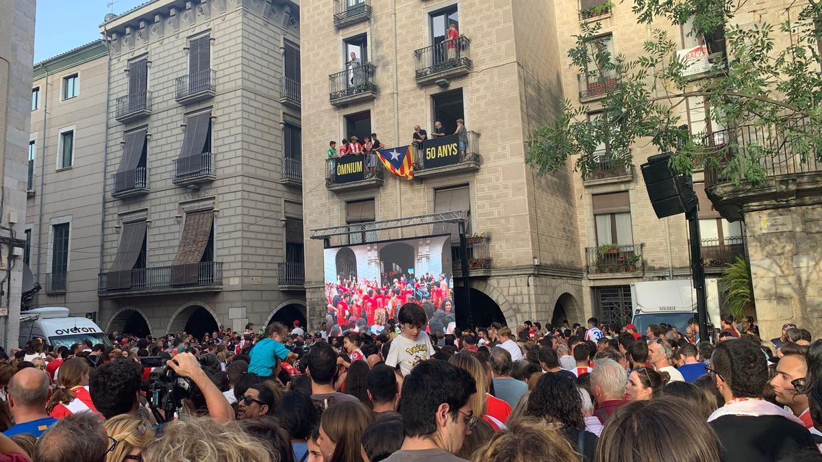 Les millors imatges de la rua de celebració del Girona i el Bàsquet Girona