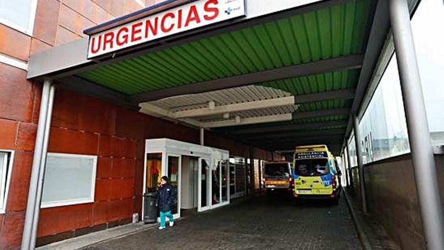 Entrada del servicio de Urgencias en el hospital Virgen de la Concha.