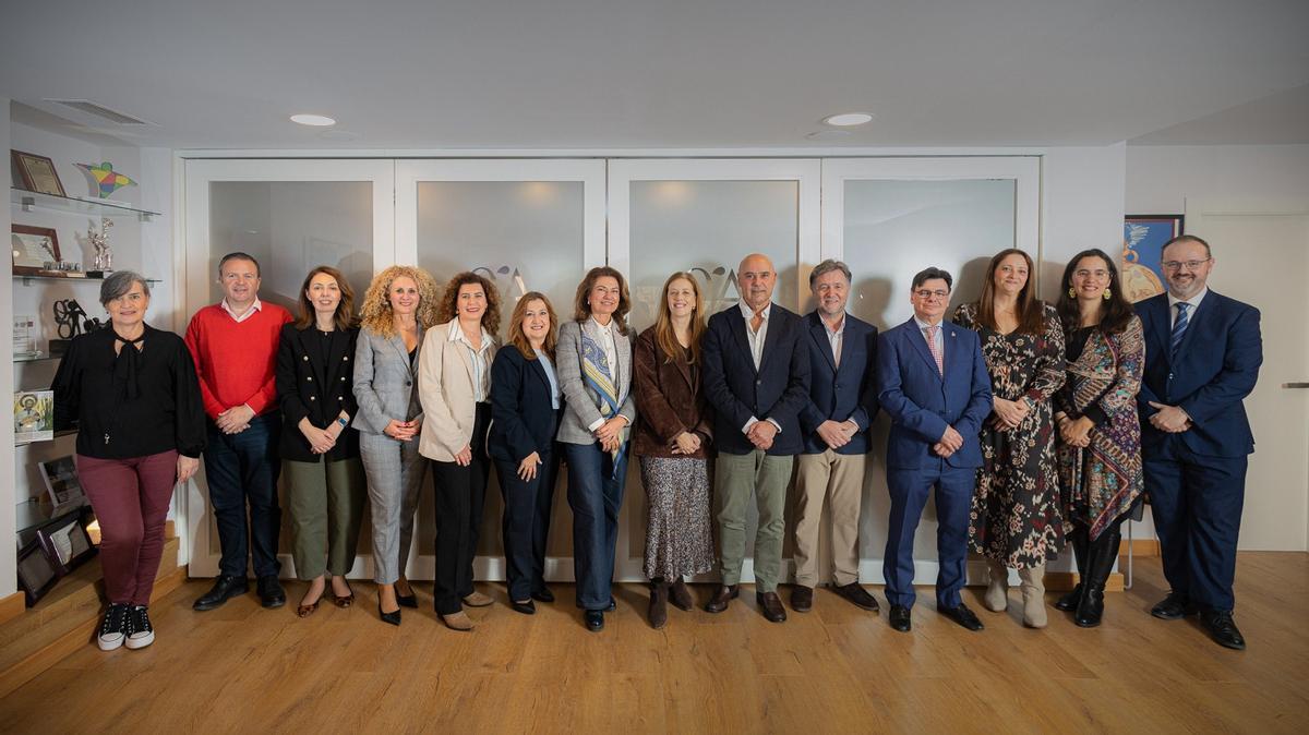 La nueva junta de gobierno del Colegio de Gestores Administrativos de Málaga, presidido  por Virginia Martín.