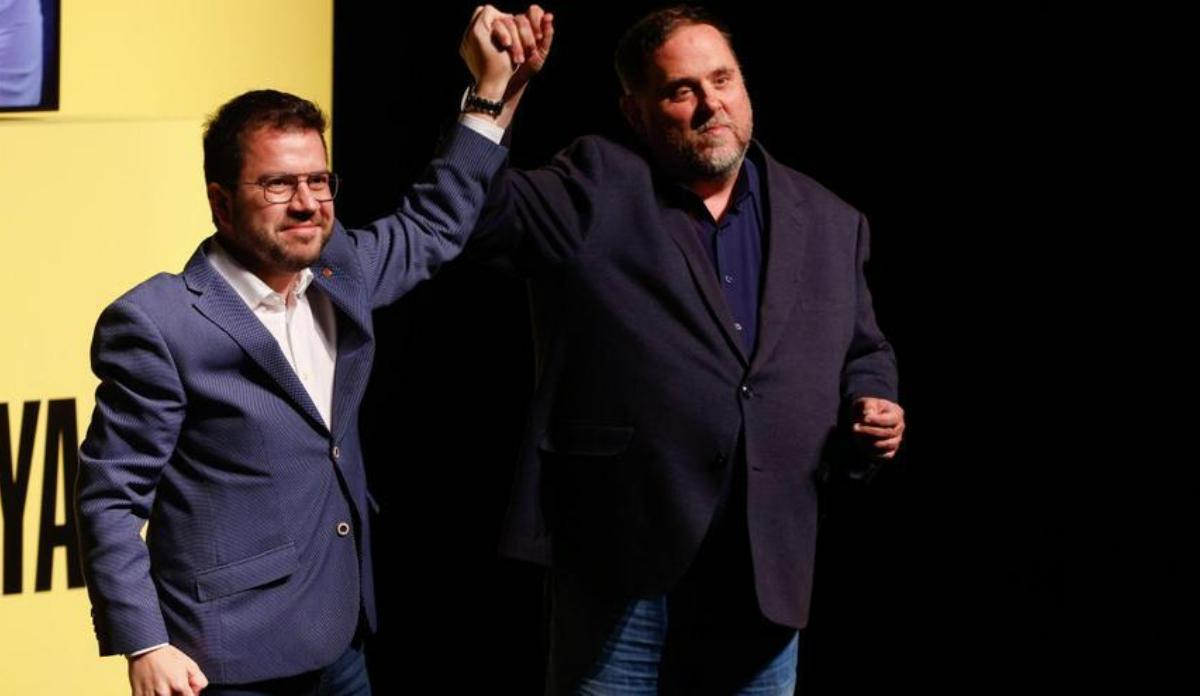 Pere Aragonès y Oriol Junqueras este martes en Santa Coloma de Gramenet.