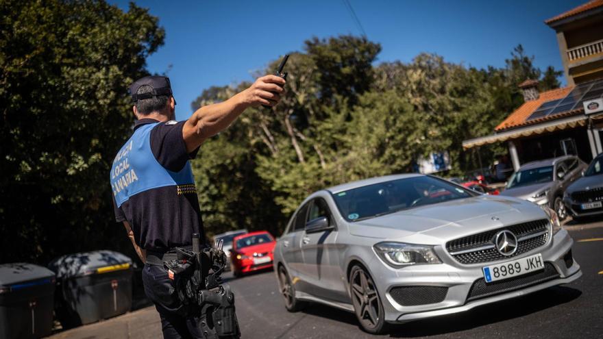 El operativo conjunto evita colas y malos aparcamientos en Anaga, Teno y el Teide