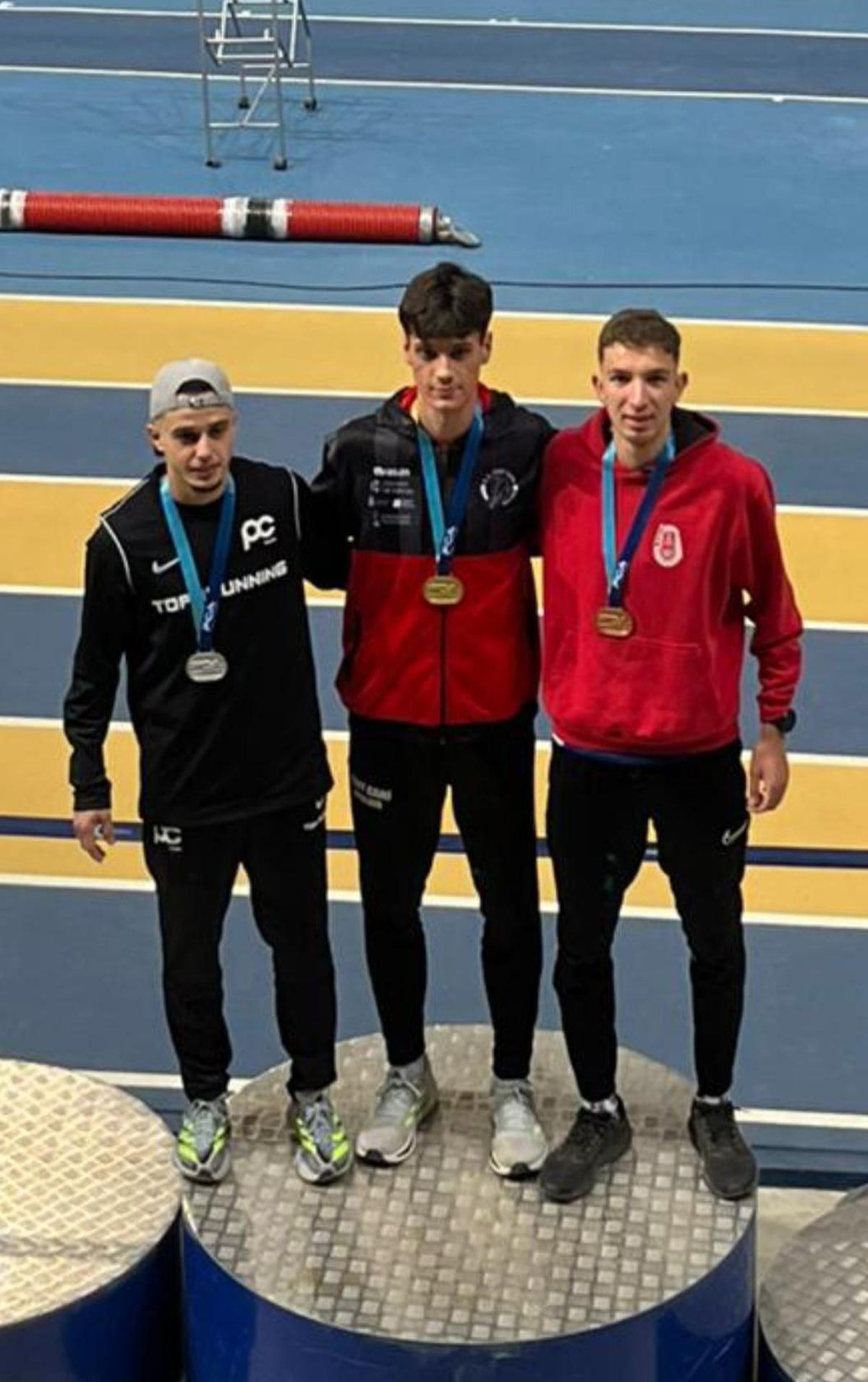 Iàssim L'Aziri, al tercer graó del podi dels 3.000 metres