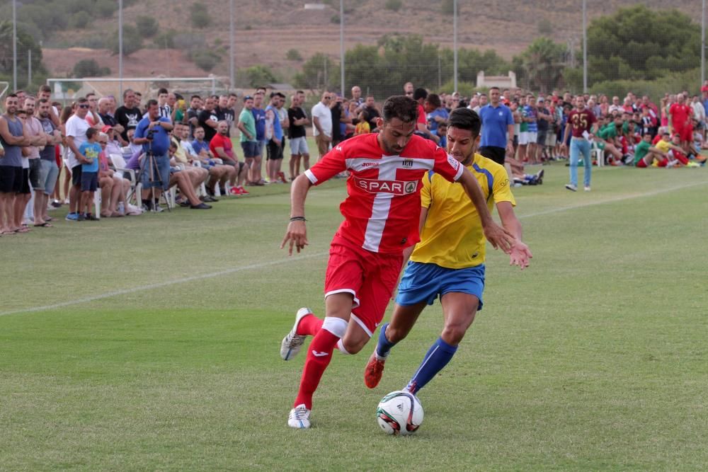 Partido de fútbol amistoso entre FC Cartagena y Mar Menor