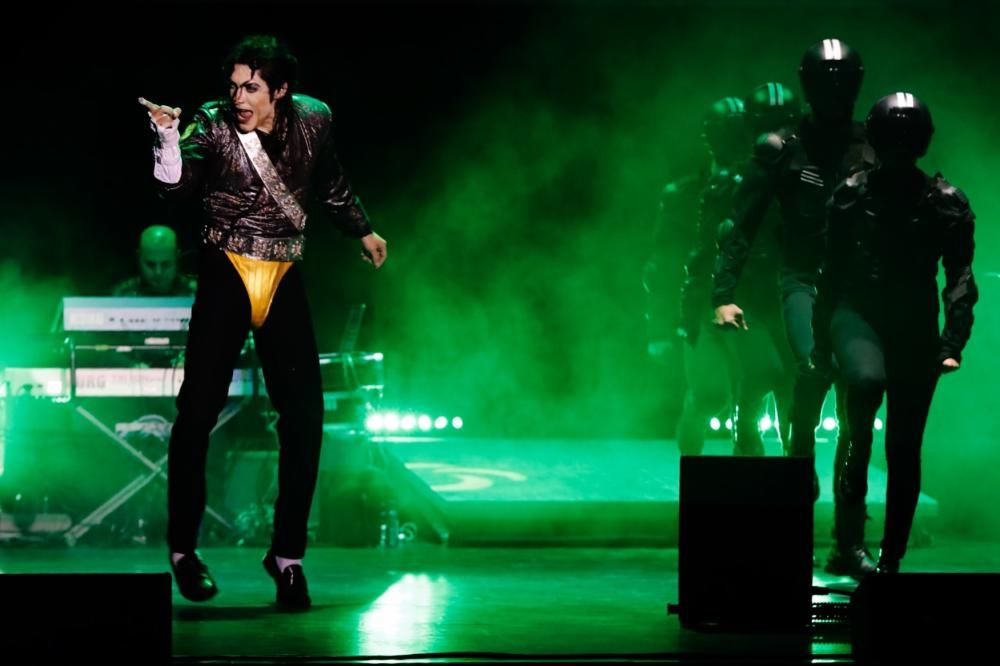 El tributo al Rey del Pop, ayer en Vigo // J. Lores