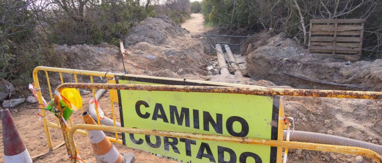 El camino sigue cerrado al tráfico de peatones y ciclistas. | GERARDO FERRERO