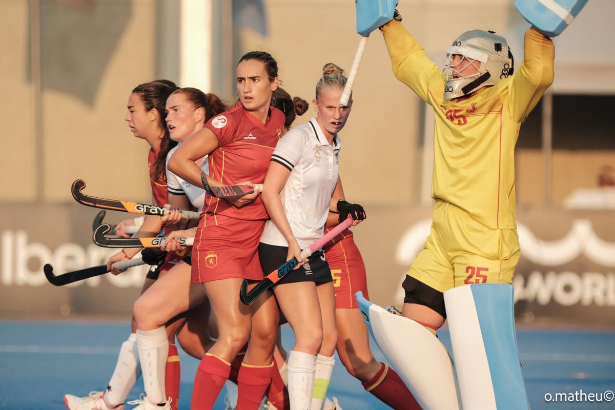 La selección española Sub-21 femenina dio un paso adelante en el EuroHockey U21 de Valencia al imponerse por 2-0 a Escocia en la segunda jornada de la fase de grupos.