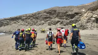 Un hombre sufre un ahogamiento en la playa de Montaña Arena en Gran Canaria