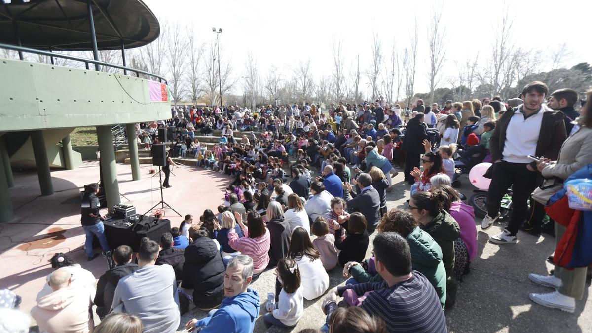 La Cincomarzada también se vive con fuerza en el barrio Oliver