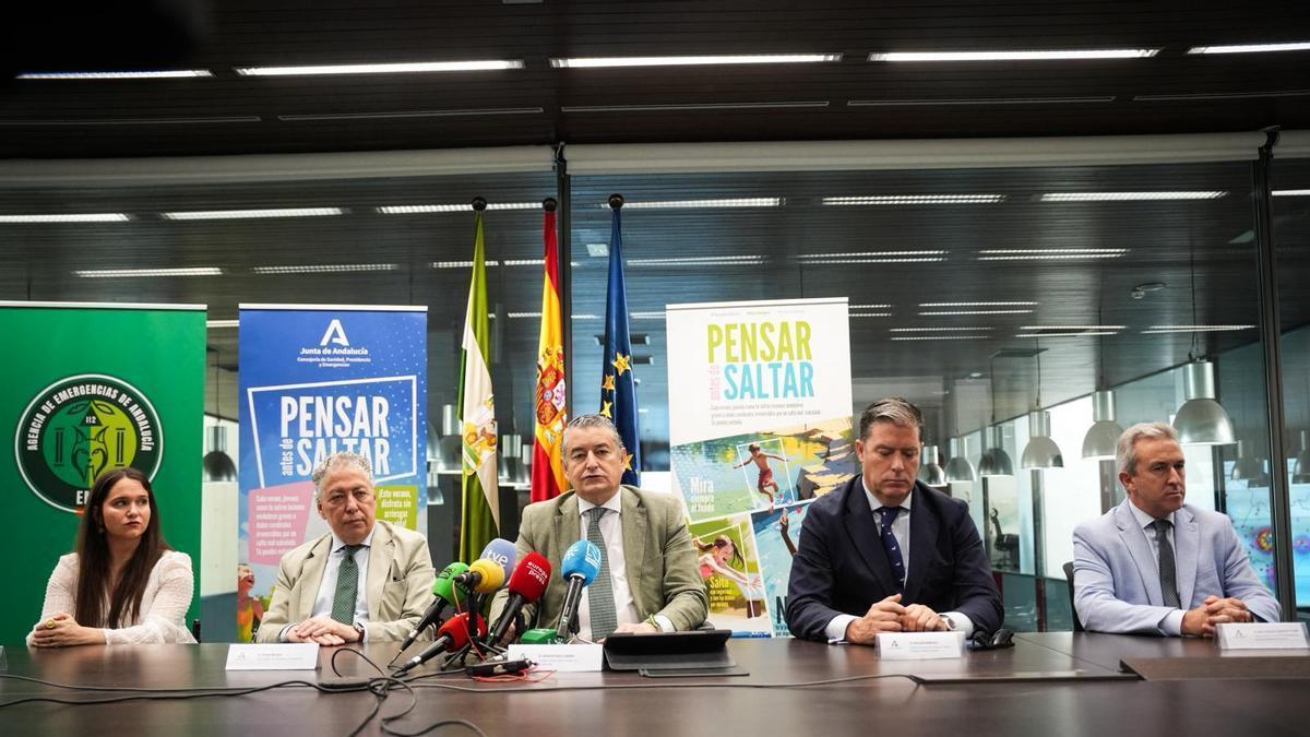La Junta lanza una campaña para “pensar antes de saltar” y evitar lesiones irreversibles en piscinas