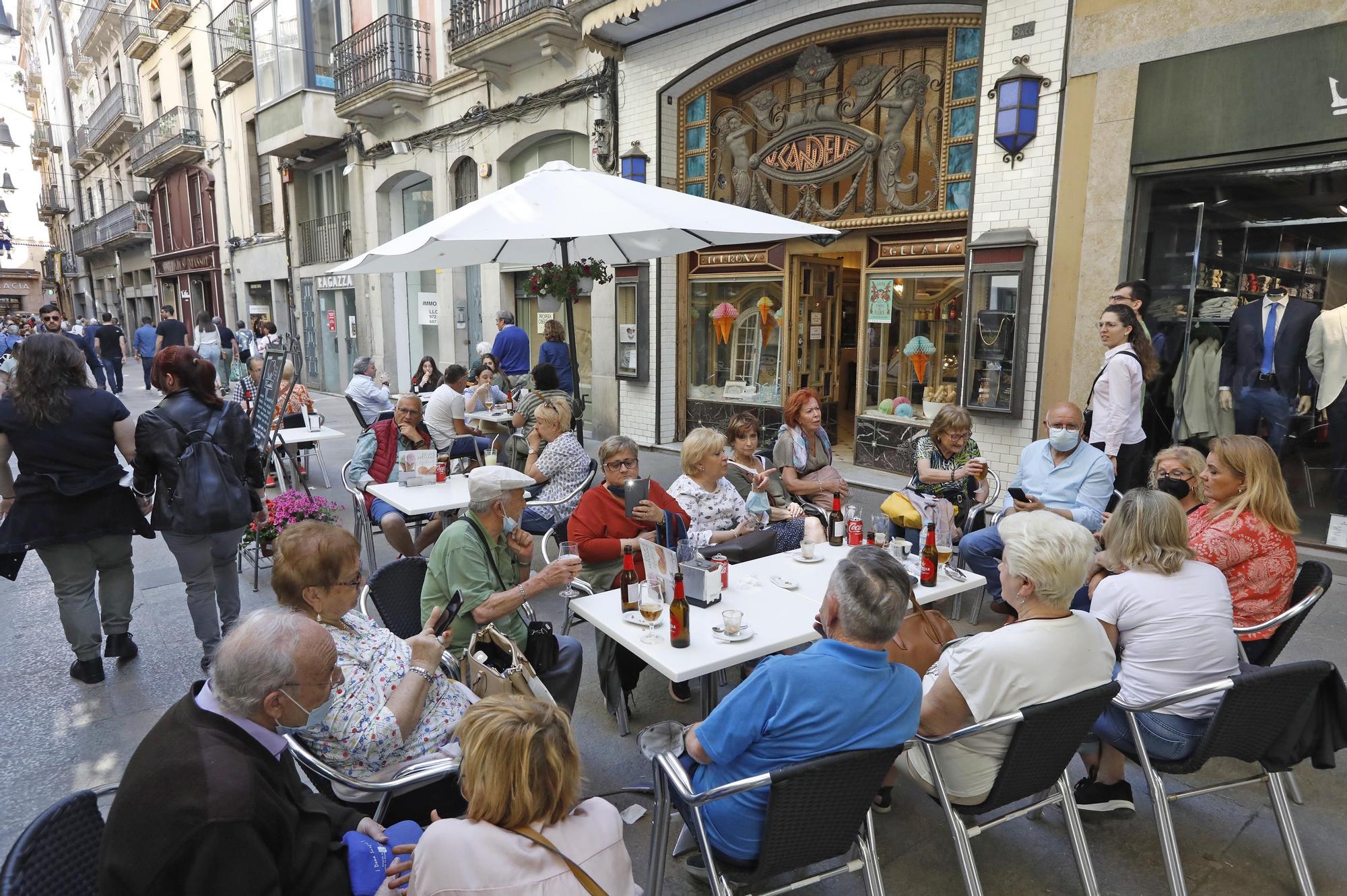 Girona es torna a omplir de color i riuades de gent en el retorn a la normalitat de Temps de Flors
