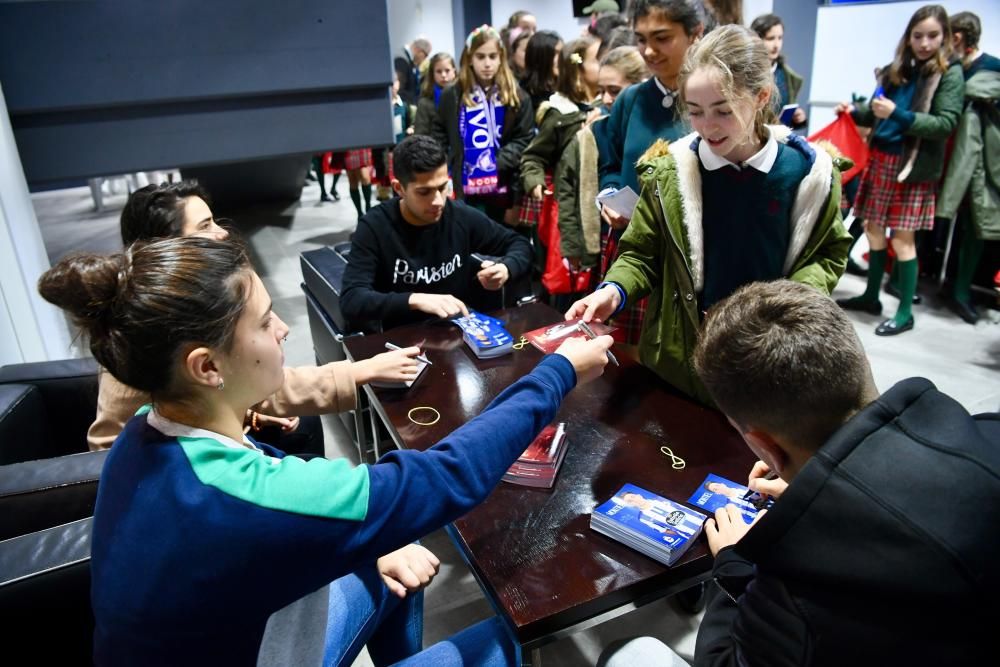 La iniciativa 'Os Nosos Valores - Escolas 110% Branquiazuis' que impulsan LA OPINIÓN y la Fundación R. C. Deportivo acercan el deportivismo entre jóvenes de 6º de Primaria.