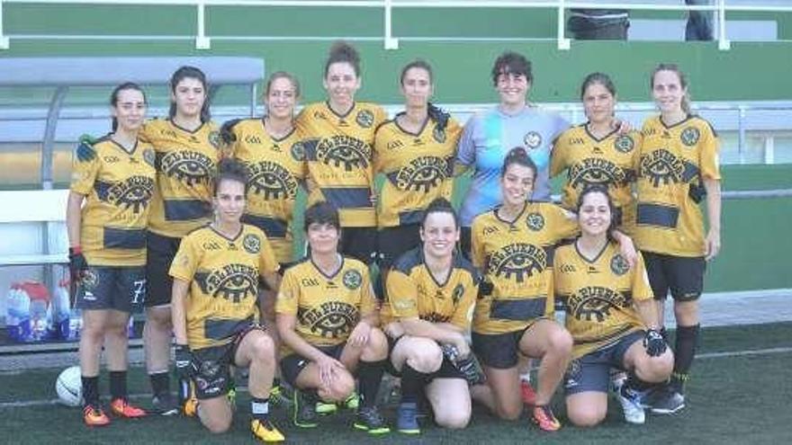 Las jugadoras del Auriense, en Santiago. // FdV