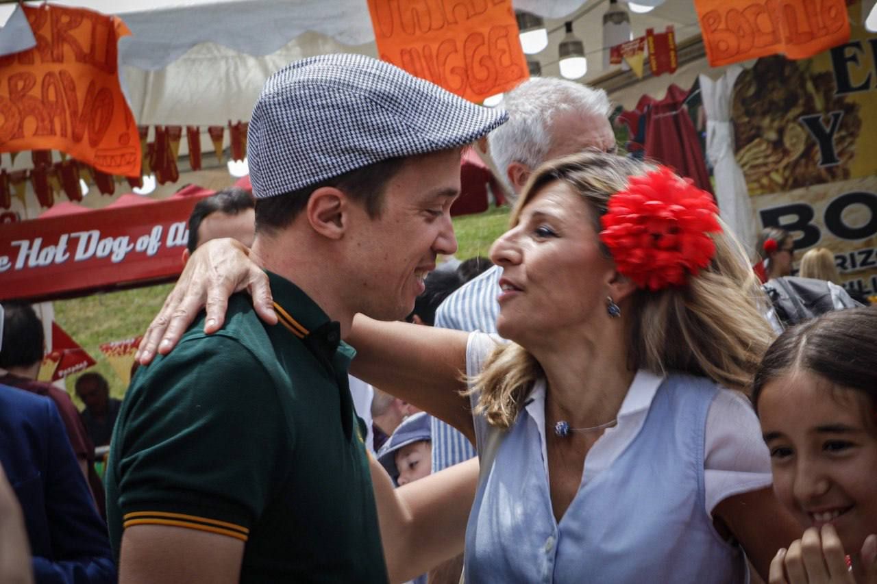 El líder de Más País, Íñigo Errejón y la vicepresidenta segunda del Gobierno y ministra de Trabajo, Yolanda Díaz, en un encuentro este domingo en las Fiestas de San Isidro de Madrid.