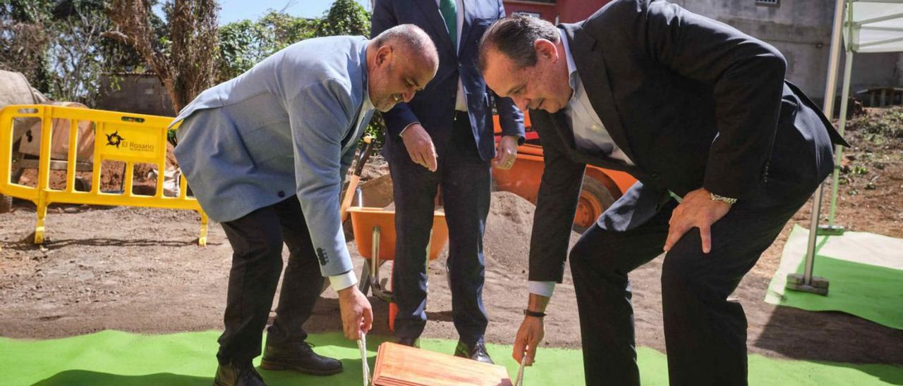 Colocada la primera piedra del centro de salud de La Esperanza