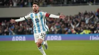Messi le da la victoria a Argentina con otro golazo de falta ante Ecuador