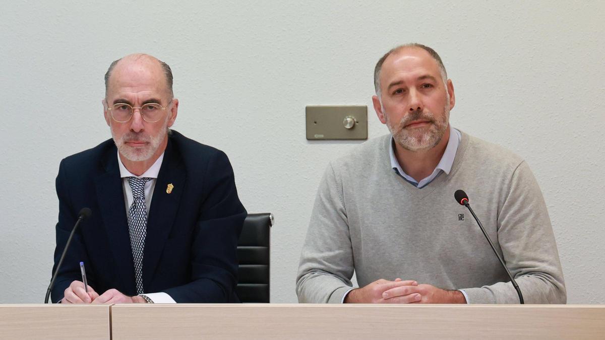 Jesús Vázquez Almuíña y José Ángel Bahamonde, este jueves en rueda de prensa.
