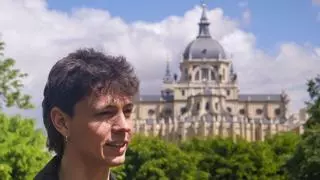 El joven madrileño Pablito Tedeka desafía a Agustín Lara con un su 'Pedazo de guapa' y conquista San Isidro