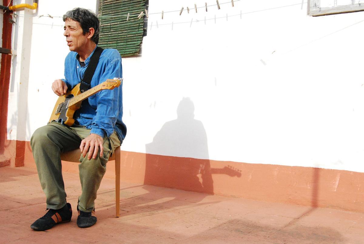 Remigi Palmero al terrat de la casa de Francesc Burgos Mancha.