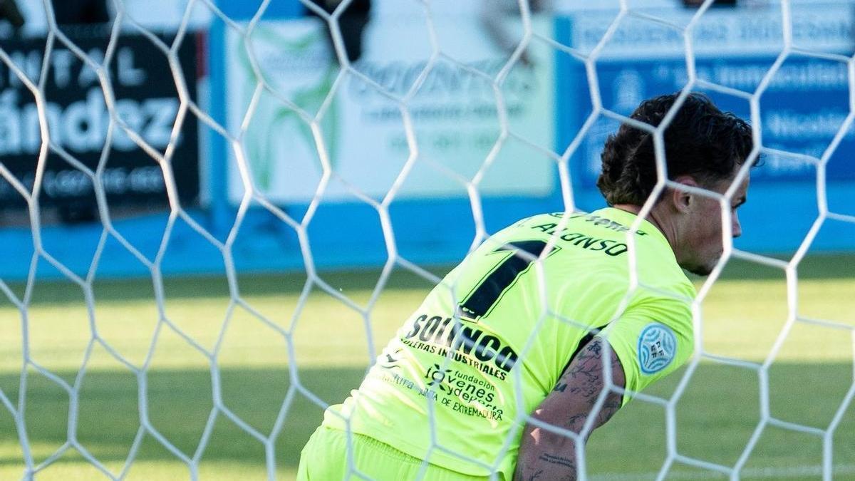 Aarón Alonso, portero del Coria.