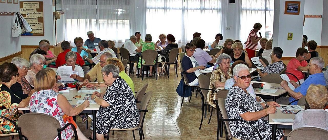 La imposibilidad de organizar actividades está afectando a los clubes de mayores.