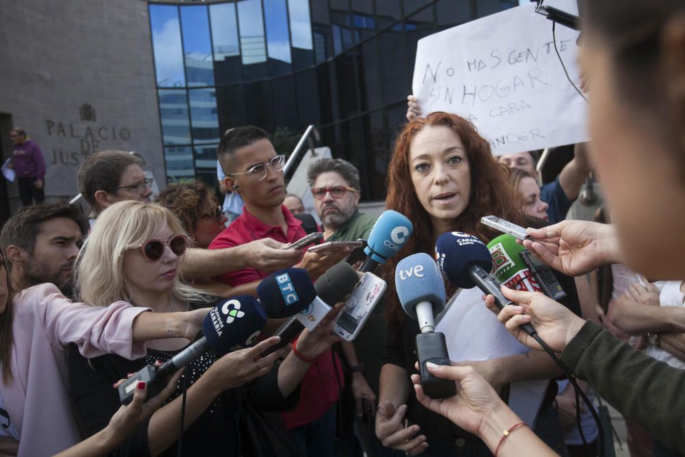 Rueda de prensa de los vecinos de Añaza ...